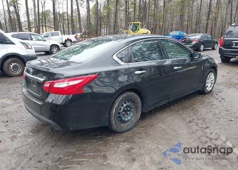 2016 Nissan Altima 2.5 S z USA, uszkodzony, nr VIN 1N4AL3AP4GC205991